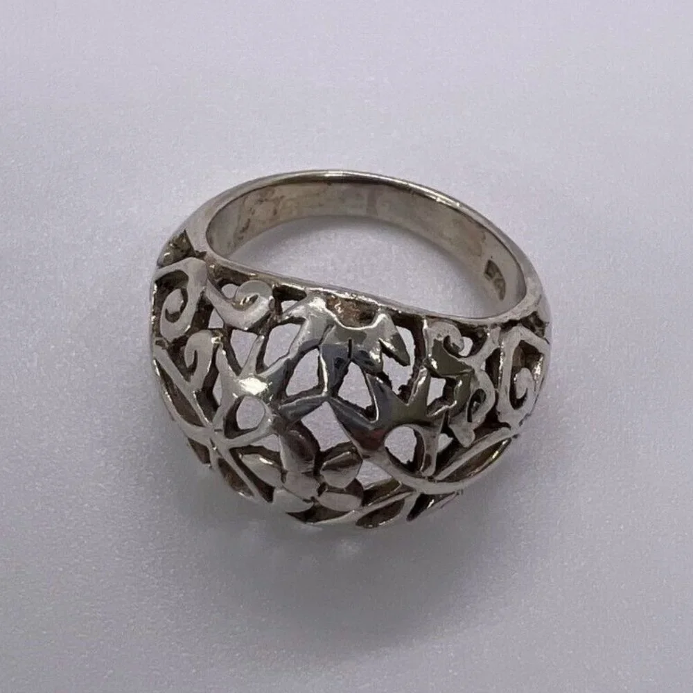925 STERLING SILVER RING WITH POROUS FLOWER DESIGN SIZE 8